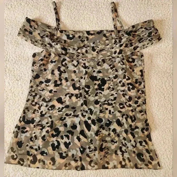 CAbi cold shoulder multicolor Sleeveless Top, size small - Picture 6 of 6
